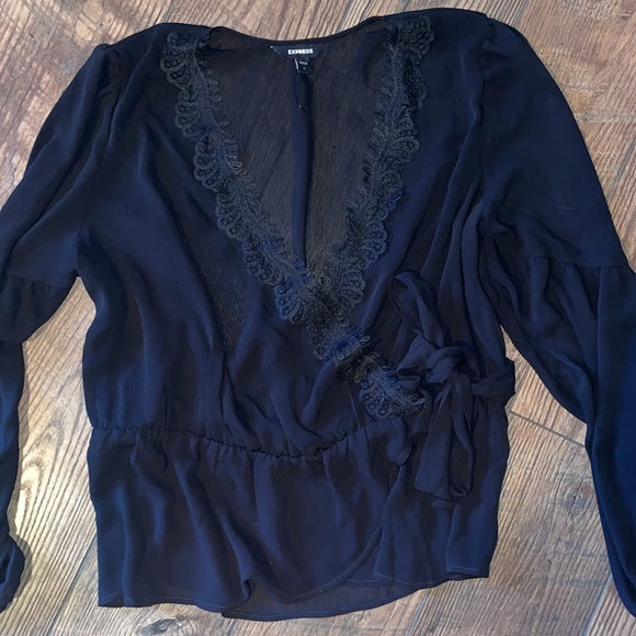 Express black lace wrap blouse - Picture 2 of 4